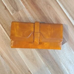 Women's vintage leather brown wallet